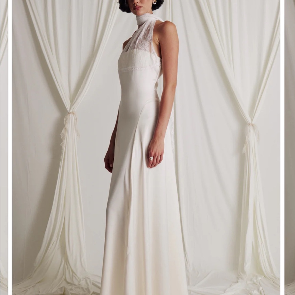 Miss Ritz Gown Gream - Picture 4 of 5
